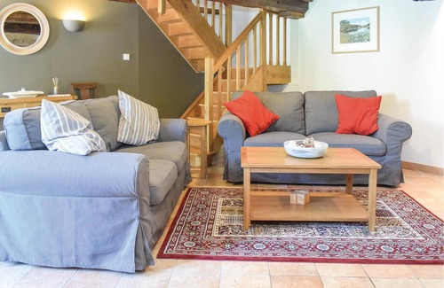 Viessoix House | Spend a wonderful time in this very comfortable house half.