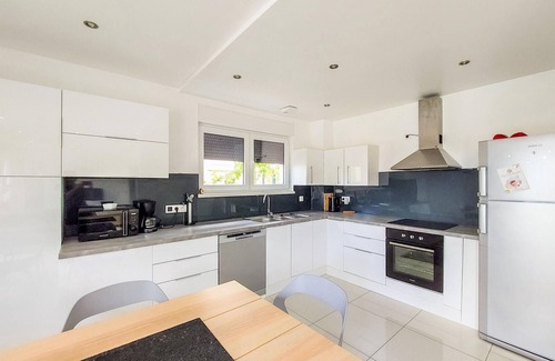 Lingolsheim House | Spend a wonderful vacation with the family in this vacation home with pool.
