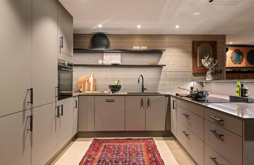 Lillehammer Apartment | Spend a wonderful vacation in this comfortable vacation home with mountain view and sauna.