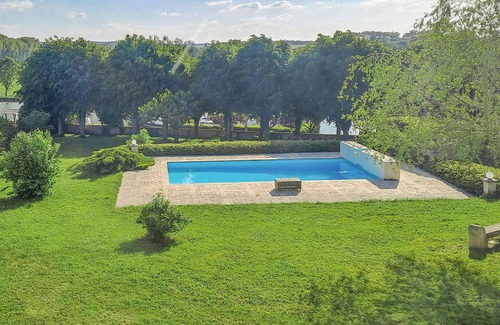 Ravieres House | Spend an unforgettable vacation with your loved ones in this comfortable vacation home!