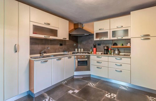Bossolasco Apartment | Spend relaxing vacations in the vineyards of Bossolasco.