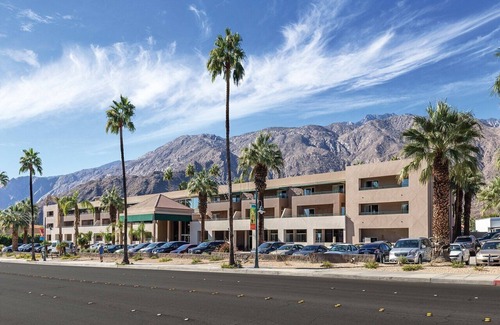 Uptown Design District Resort | Spend Spring Break in Warm Palm Springs - March 16-23, 2024 - 2bd/2ba - Slps 6