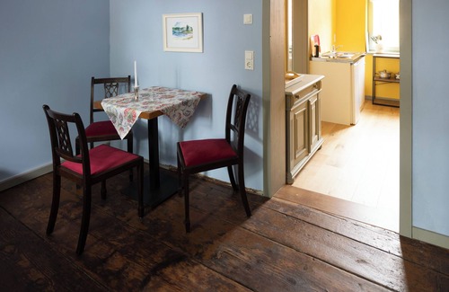 Halberstadt Apartment | Spend the night in a monument with a view of the trees in the middle of the old town