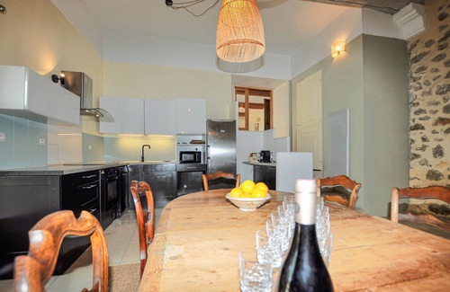 Tautavel House | Spend your vacation in this spacious vacation oasis with swimming pool in Tautavel.