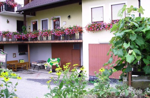 Neuhaus am Klausenbach House | Spezialitätenhof Familie Eichmann