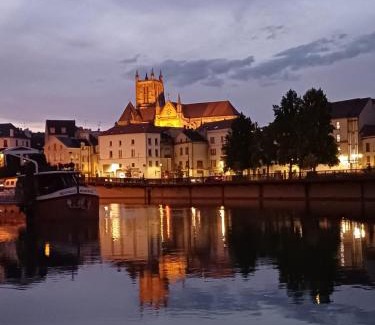 Meaux Boat Rental | Spicy - Séjour insolite sur la Marne