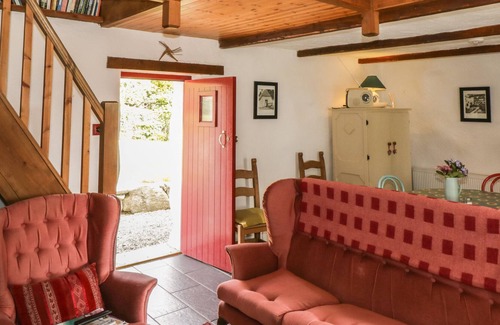 Spiddal Cottage | SPIDDAL THATCH COTTAGE, pet friendly in Spiddal, County Galway