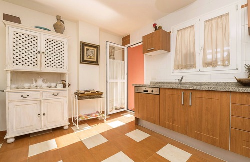 Guadiaro House | SPIKES - Large apartment in resort with shared pool close to the beach - Free Wifi