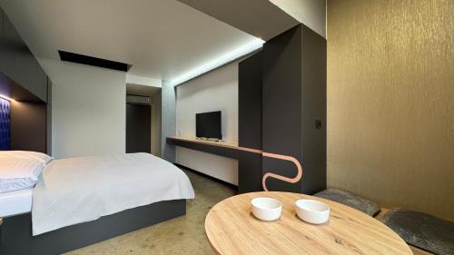 Kaluza Apartment | Spill Apartments