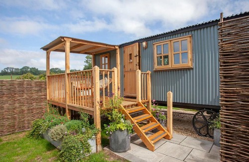 Dorchester House | Spindleberry Hut