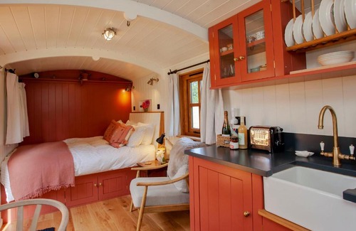 Dorchester House | Spindleberry Hut