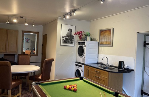 Monyash Cottage | SPINGLE BARN, pet friendly, luxury holiday cottage in Monyash