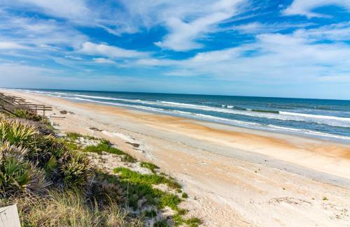 Sawgrass Apartment | Spinnakers Reach 704