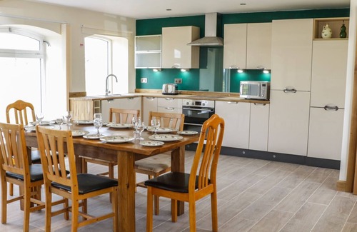 Loppington House | SPINNEY VIEW, family friendly, character holiday cottage in Cockshutt