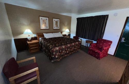 Baraboo Hotel | Spinning Wheel Motel