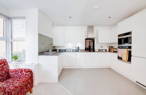 New Forest District Apartment | 'Spire View' New Forest Holiday Home - 3 minutes walk to the open forest