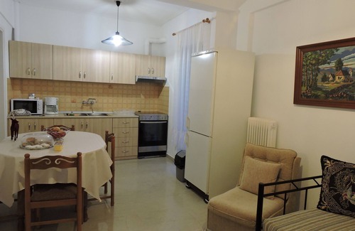 Kalambaka Apartment | Spiri's House-Deluxe Apartment in Kalabaka-Meteora