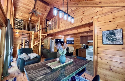 Rogers Cabin | Spirit Lake Manor | Lakeside | Private | Hot Tub