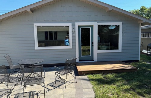 Spirit Lake Cottage | Spirit Lake Retreat - New 2-bedroom lakefront guest cottage in Orleans