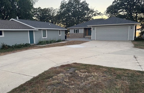 Spirit Lake Cottage | Spirit Lake Retreat - New 2-bedroom lakefront guest cottage in Orleans