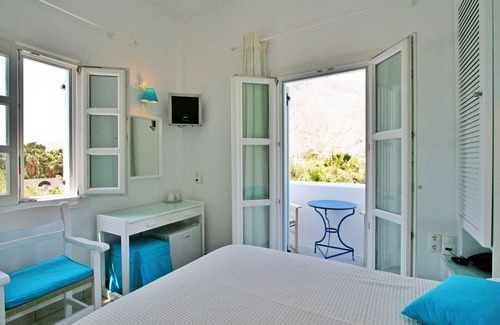 Perissa Hotel | Spiros & Hiroko Hotel - Adults Only