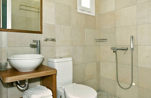 Perissa Hotel | Spiros & Hiroko Hotel - Adults Only