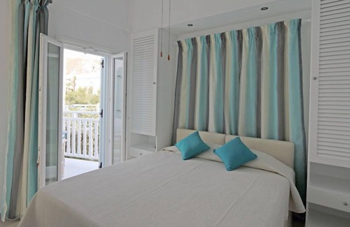 Perissa Hotel | Spiros & Hiroko Hotel - Adults Only