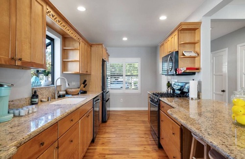 South of Conant House | Splash Haven|Heated Pool|Huge Living Area|Games