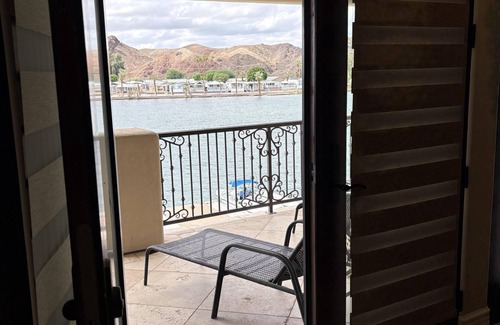 Cienega Springs House | Splash Landing! Dock, Pool & Hot Tub | Riverfront House & Guest