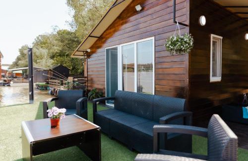 Belgrade Boat Rental | Splav na Savi - House on the river