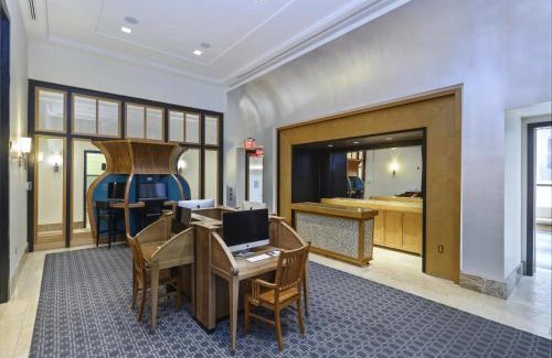Aurora Highlands Apartment | Splendid 2 BR Condo At Pentagon City