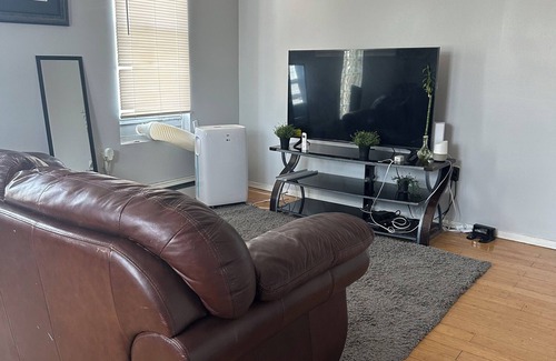 Canarsie Apartment | Splendid 3 bedrooms apt in Brooklyn close to public transportation