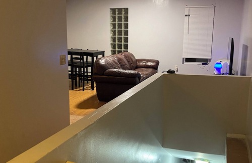 Canarsie Apartment | Splendid 3 bedrooms apt in Brooklyn close to public transportation
