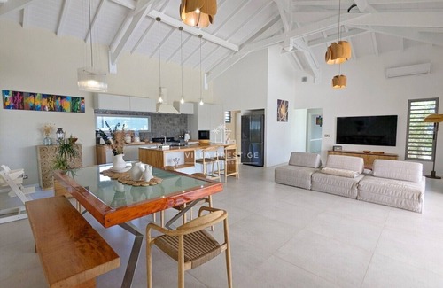 Saint Felix Villa | Splendid 5-star "NATEINA" architect-designed villa