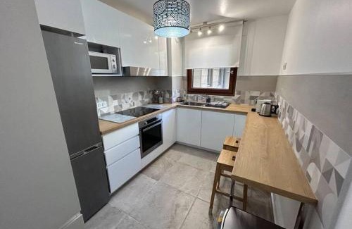 Charenton-le-Pont Apartment | Splendid 92m2 Renovated, 4 Rooms