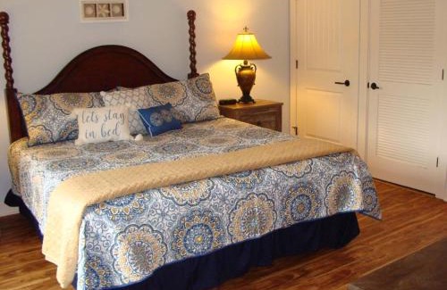 St. Augustine House | Splendid Condo with balcony view of pool 5220