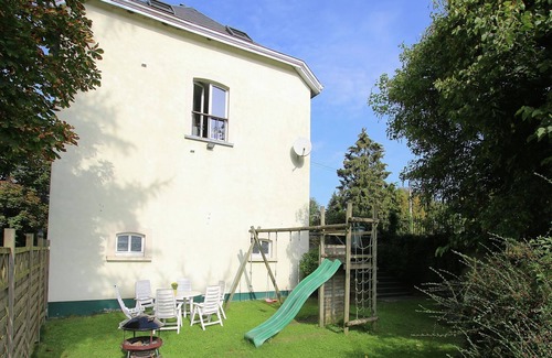 Menufontaine Villa | Splendid Mansion in Bastogne with Fenced Garden