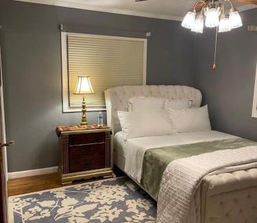 Airport Township House | Splendid Room in House 10 mins to Airport