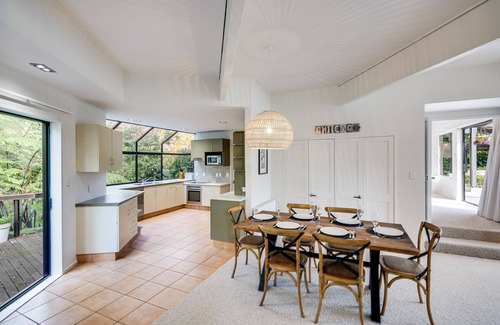 Havelock North House | Splendid Sanctuary - Havelock North Holiday Home