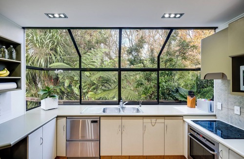 Havelock North House | Splendid Sanctuary - Havelock North Holiday Home
