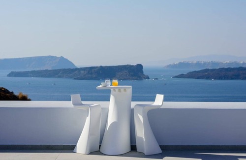 Akrotiri Villa | Splendid Santorini Villa | Villa Vista | 3 Bedrooms | Private pool & Spa Bath.