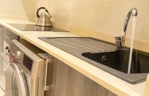 Labadi Apartment | Splendid Studio Apartment at Embassy Gardens
