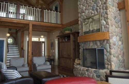 Northport Cottage | Splendid Timber Frame Cottage - Sandy Beach Grand Traverse Bay