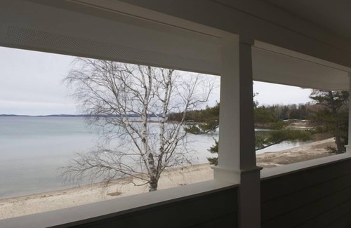 Northport Cottage | Splendid Timber Frame Cottage - Sandy Beach Grand Traverse Bay