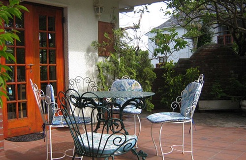 Rondebosch Cottage | Splendid well-equipped Rondebosch Self-Catering Cottage.
