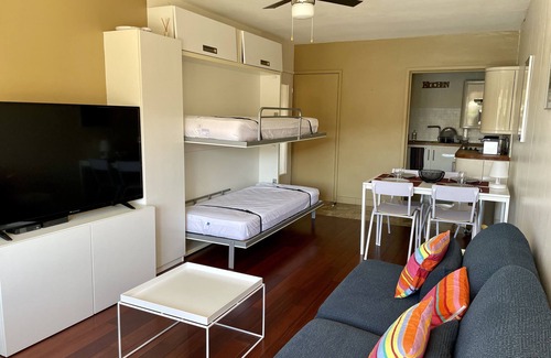 Port-Vendres Apartment | Splendide appartement climatisé avec vue sur mer et clocher - Parking et Wifi