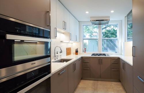 Lincolnville Cottage | Splendor on the Lake, 1928 Cottage-Walk Everywhere