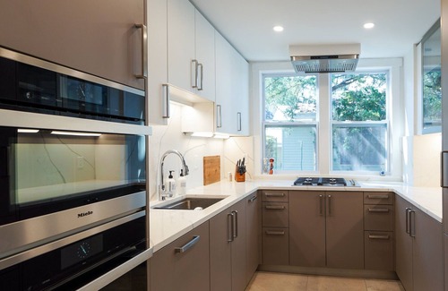 Lincolnville Cottage | Splendor on the Lake, 1928 Cottage-Walk Everywhere