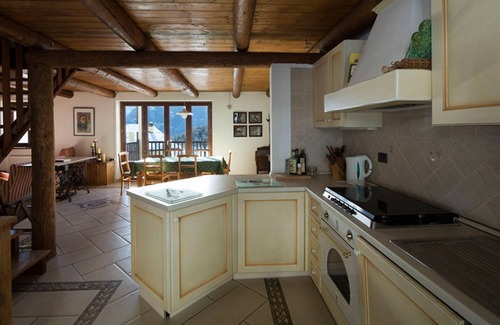 Fossaz Apartment | Split level flat in St Nicolas with stunning views and a Sauna