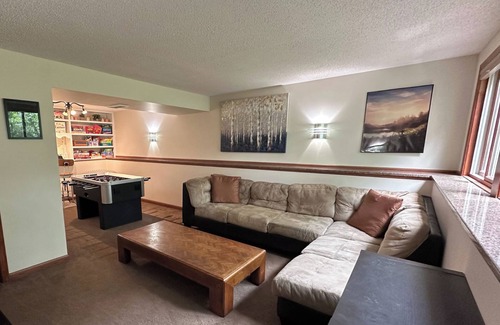 Shakopee House | Split-Level Simplicity in Shakopee - a simple home away from home.